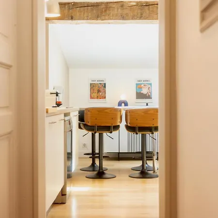 Duplex De Charme Avec 2 Chambres, Climatisation & Parking En Centre-ville ボルドー