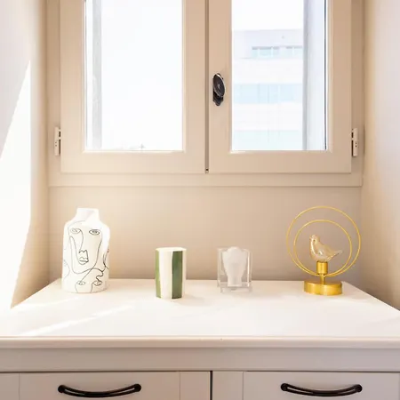 Duplex De Charme Avec 2 Chambres, Climatisation & Parking En Centre-ville ボルドー