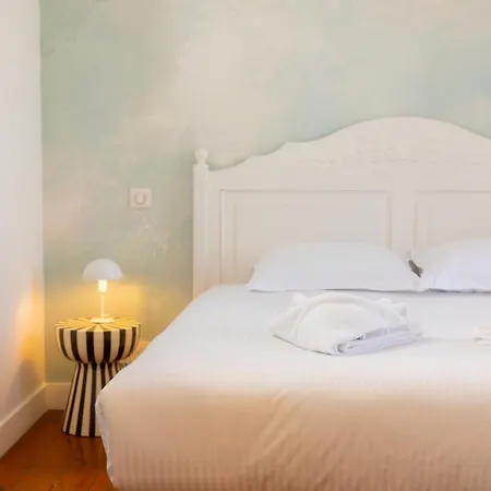 アパート Duplex De Charme Avec 2 Chambres, Climatisation & Parking En Centre-ville *
