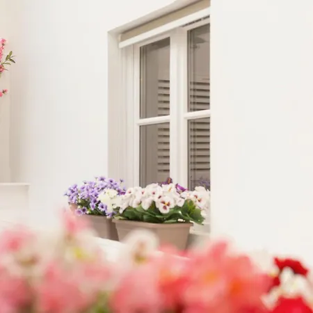 Duplex De Charme Avec 2 Chambres, Climatisation & Parking En Centre-ville ボルドー